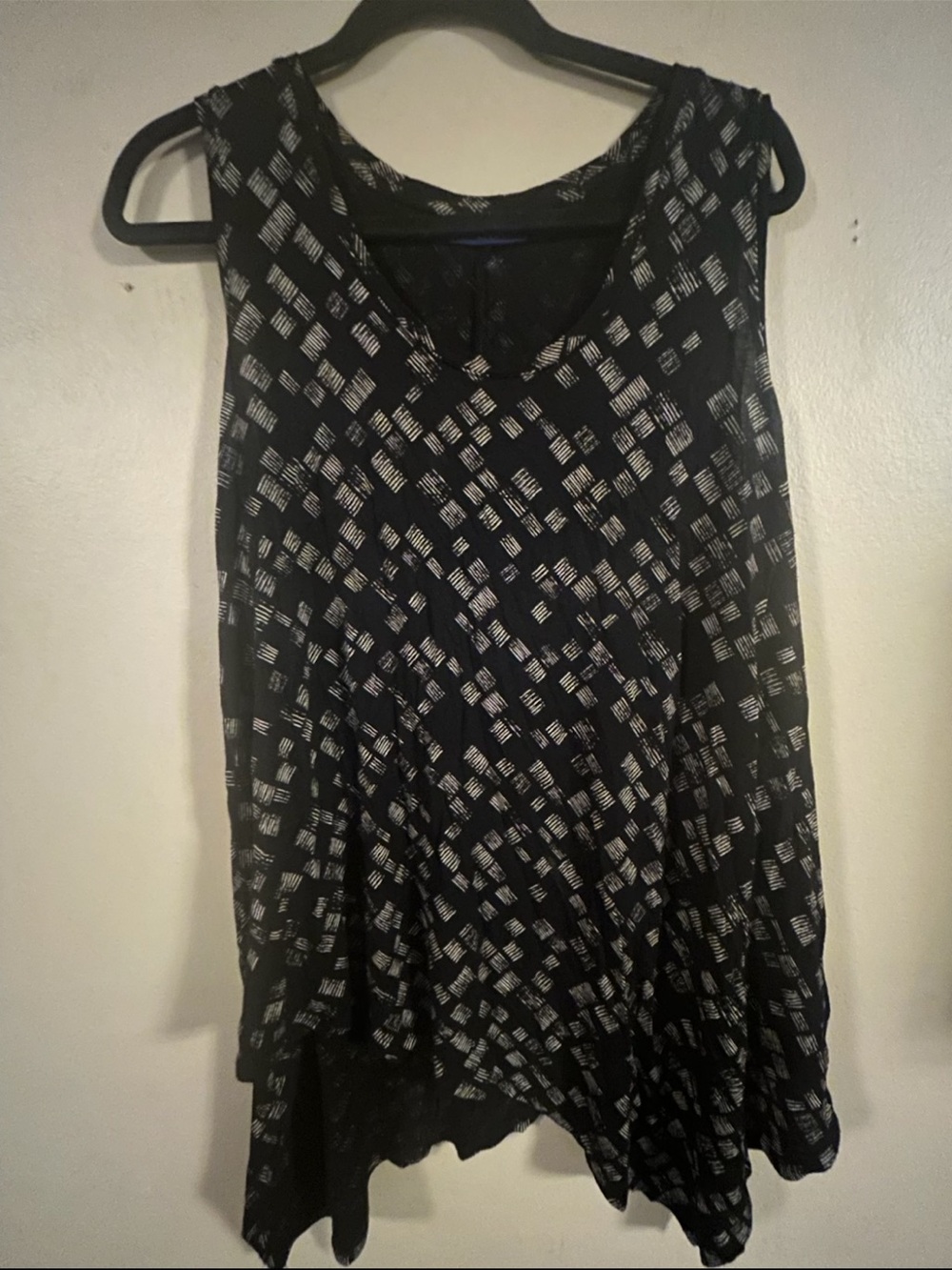 APT. 9 Black & White Geometric Sleeveless Tunic Top Size L